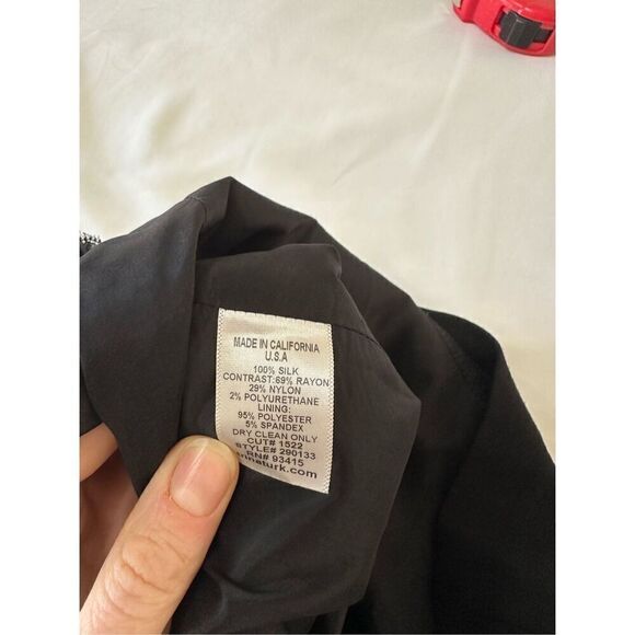 Trina Turk Black Multicolor Floral Print Cap Sleeve Silk Sheath Dress Size 8 - Picture 8 of 9